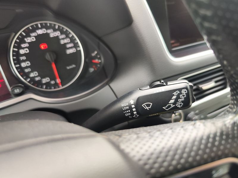Audi Q5 2.0 TDi/125kW quattro - fotka 23 z 27