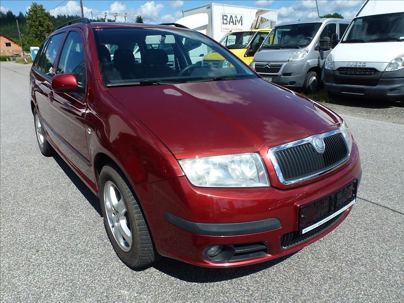 Škoda Fabia 1,4 16V Parkovací kamera - fotka 5 z 47