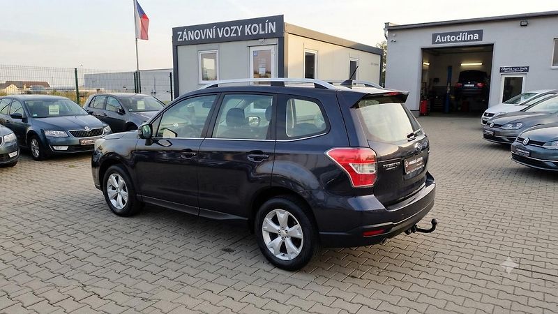 Subaru Forester 2.0 benzin 110 kw 4x4 - fotka 19 z 43