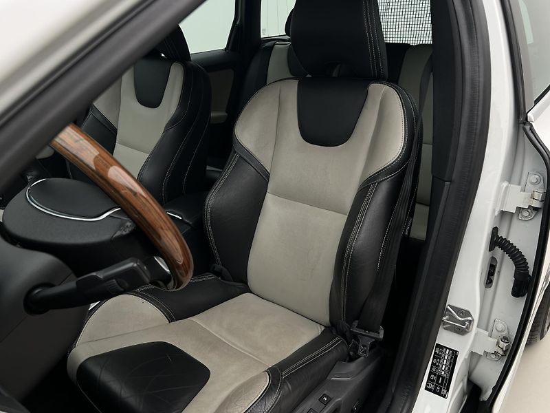 Volvo XC60 D5 AWD POLESTAR SUMMUM AUT  - fotka 14 z 38