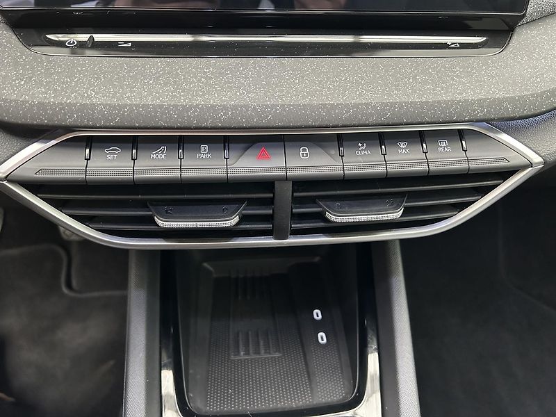 Škoda Octavia 1.5 TSI Top selection - fotka 20 z 26