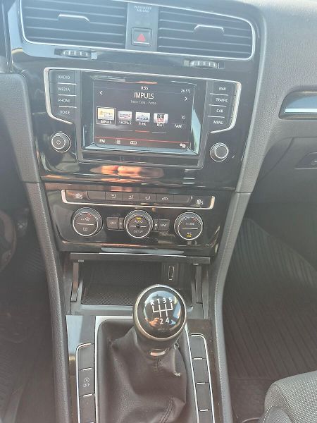 Volkswagen Golf Variant 1,6 TDI Highline 81kW - fotka 18 z 22