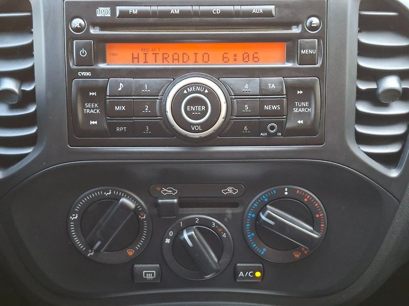 Nissan Juke (2012) 1.6i 86kW MAN -PARK.SENZORY - fotka 12 z 31