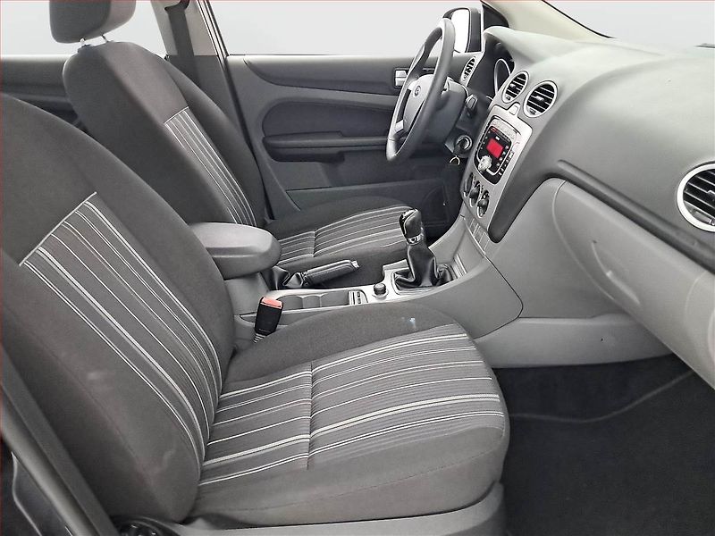 Ford Focus (2009) 1.4 16V, po STK, jezdí dobře - fotka 9 z 15