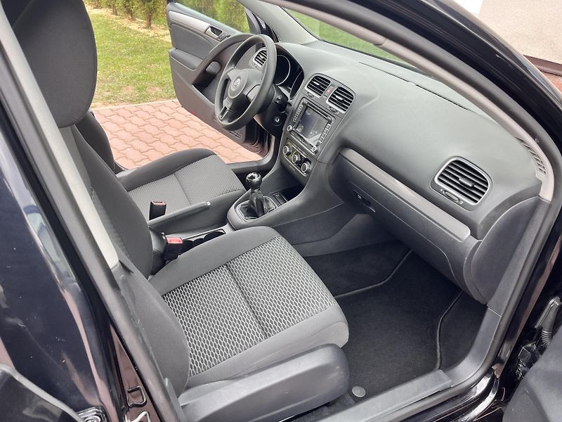 Volkswagen Golf 1.4 59KWMPI,NAVI,DVD,TZ,2xKOLA - fotka 20 z 45