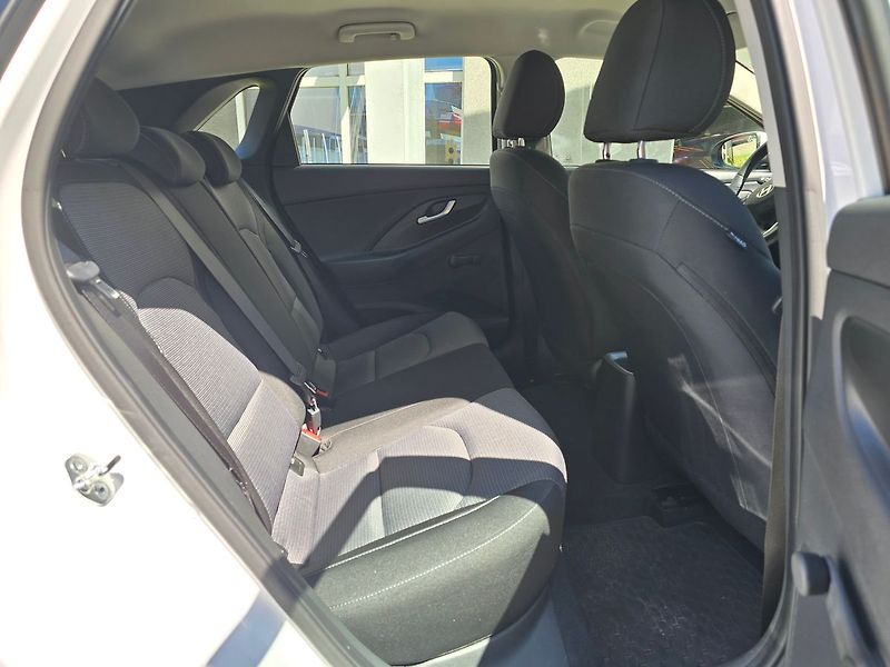 Hyundai i30 1.0 T-GDi Comfort, serv.kn.,CZ - fotka 23 z 26