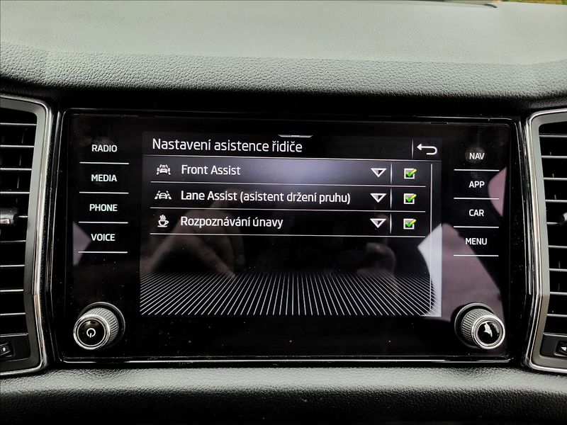 Škoda Kodiaq 1,5 TSI,DSG,7míst,navi,výhřev - fotka 29 z 50