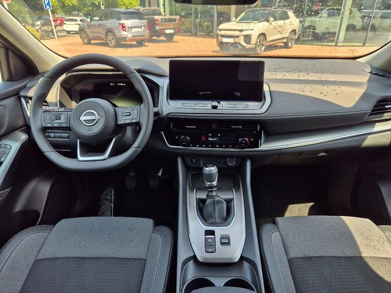 Nissan Qashqai 1.3T mHEV MT,2WD, ZADÁNO - fotka 12 z 29