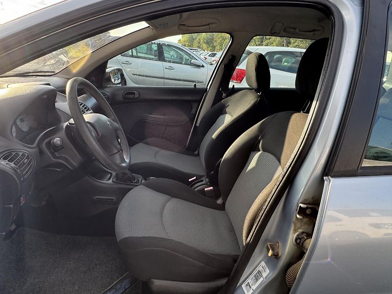 Peugeot 206 1.4 HDI SW - fotka 10 z 15