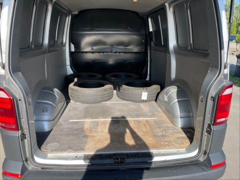 Volkswagen Transporter 2,0 TDI 75 KR - fotka 6 z 11