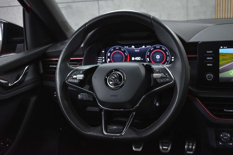Škoda Kamiq 1.5 TSI MONTE CARLO*TAŽNÉ*ČR* - fotka 19 z 47