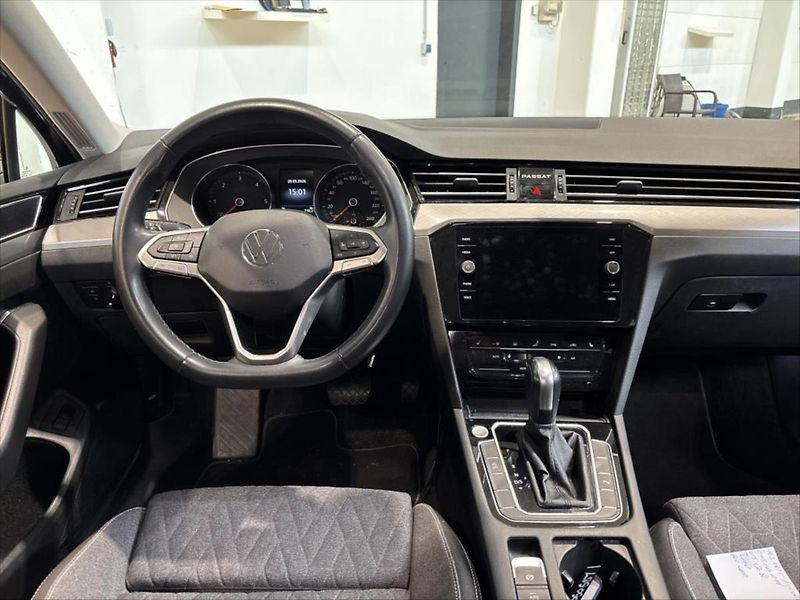 Volkswagen Passat 2,0 TDI TAŽNÉ KAMERA EL.KUFR - fotka 5 z 11
