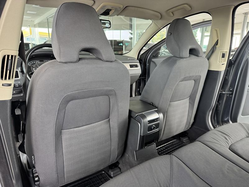 Volvo S80 D5 AUT*136kW*Nav*Tažné*TopStav - fotka 15 z 28