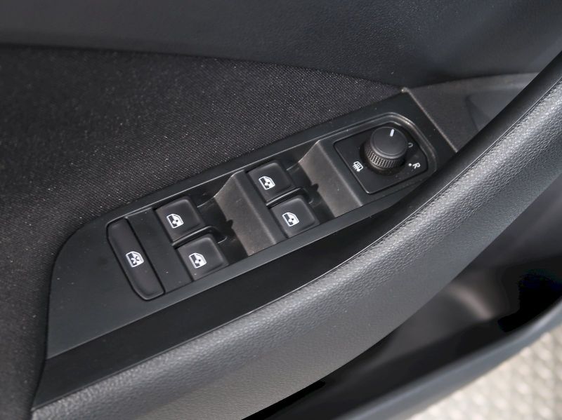 Škoda Kamiq (2024) SELECTION 1.0TSI 85KW - fotka 36 z 39
