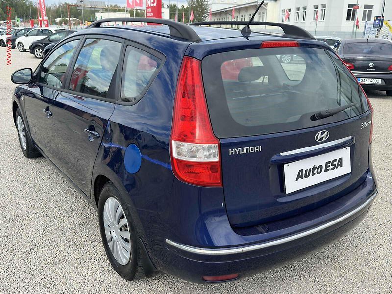 Hyundai i30 (2009) 1.6CVVT, ČR, AC - fotka 6 z 17