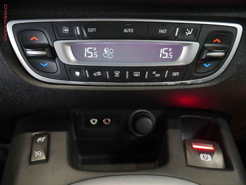 Renault Scénic (2010) 1.4, Tempomat - fotka 16 z 18