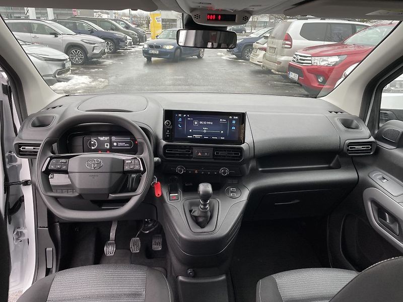 Toyota ProAce City Verso 1.5D 100k 6MT Business - fotka 14 z 26