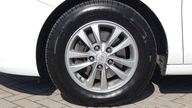 Hyundai i30 Kombi 1,0 T-GDI Trikolor - fotka 23 z 24
