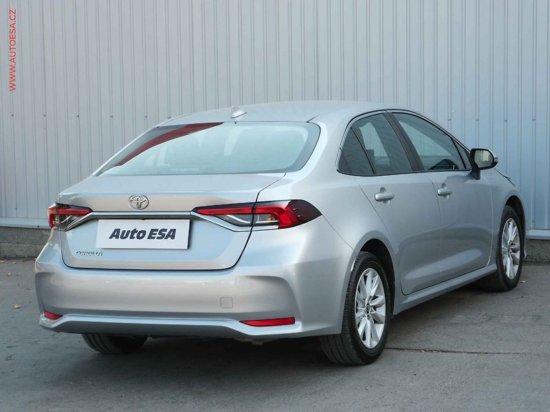 Toyota Corolla (2024) 1.5 VVT-i, 2.maj,ČR, Navi - fotka 4 z 19