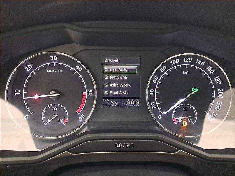 Škoda Superb (2017) 2.0 TDI, Automat, Navi, Xenony - fotka 11 z 18
