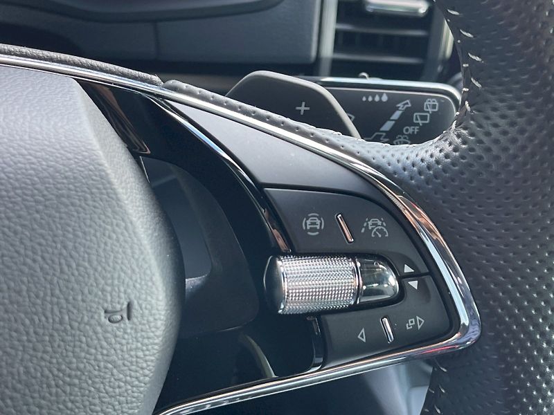 Škoda Karoq (2024) 1.5 TSI 110kW DSG SportLine - fotka 10 z 34