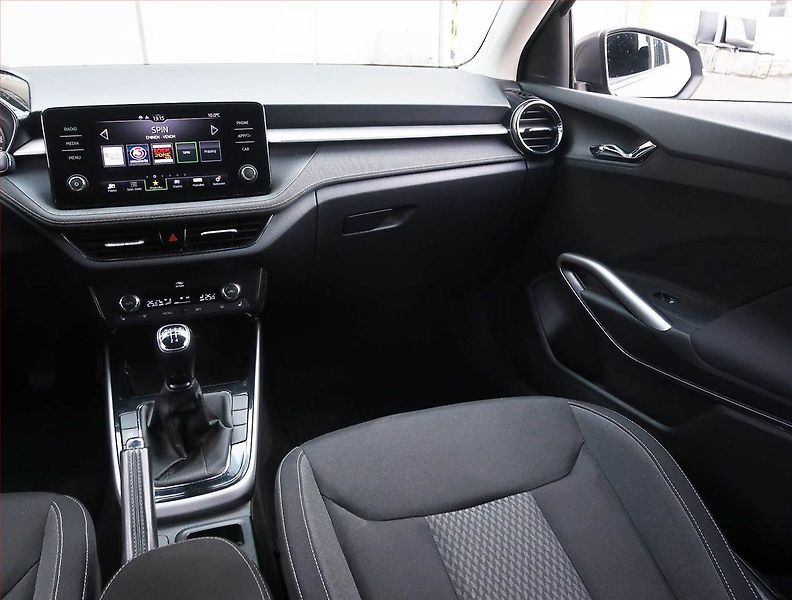Škoda Fabia (2023) Style 1.0 TSI, ČR,1.maj - fotka 8 z 15