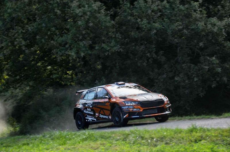 V rámci přípravy na víkendový 53. ročník Barum Czech Rally Zlín absolvovala třicítka pilotů úterní test na trati Ludkovice - Biskupice.