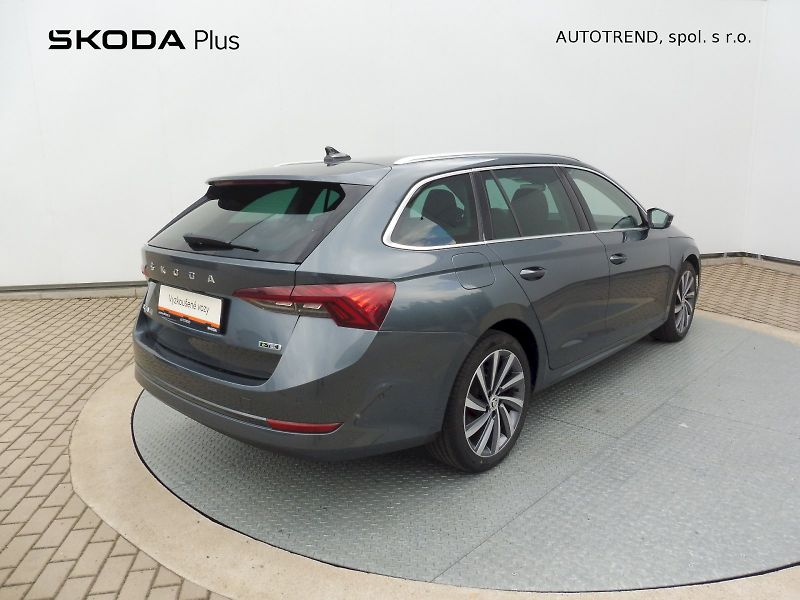 Škoda Octavia (2021) Combi Style 1,5 eTSI 110kW mHE - fotka 2 z 29