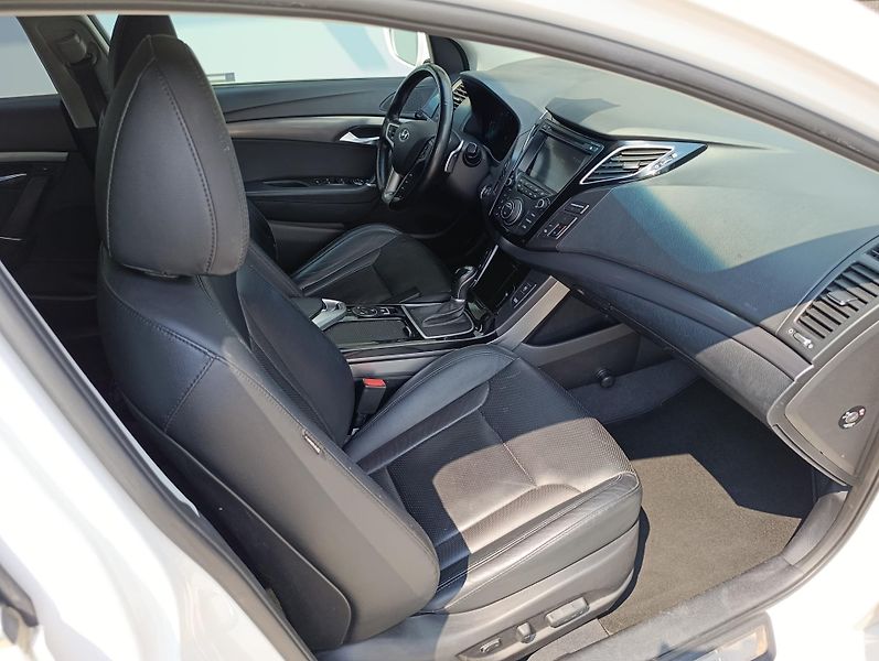 Hyundai i40 1.7CRDi 100kW ČR  - fotka 18 z 34