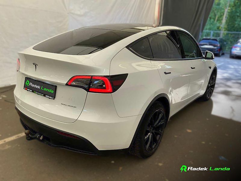 Tesla Model Y (2023) Long Range AWD | Berlín - fotka 2 z 10
