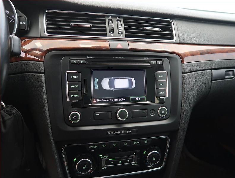 Škoda Superb (2011) Elegance 1.4 TSI, Navi, Xenony - fotka 15 z 23