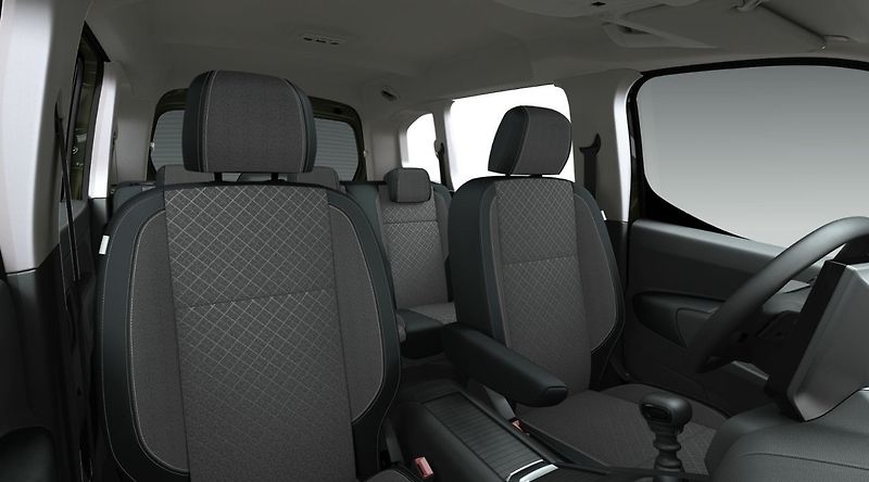 Opel Combo (2026) L1Edition Plus 110k benzin MT6 - fotka 18 z 24