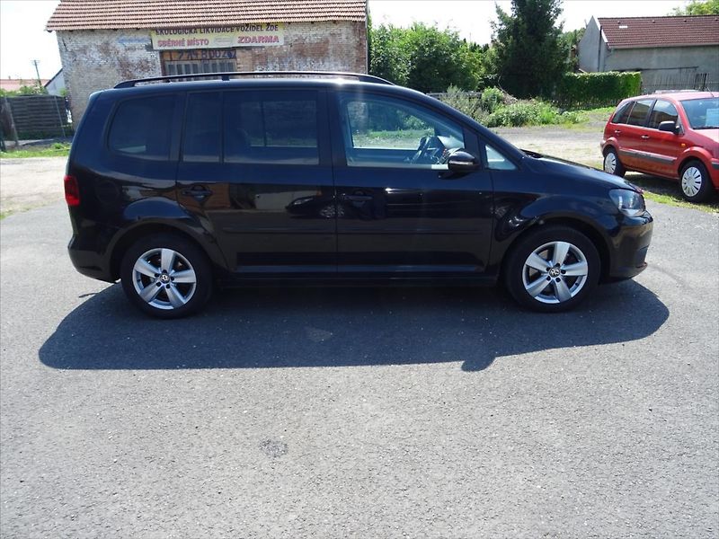 Volkswagen Touran 2,0 TDi 103 kW - fotka 3 z 33