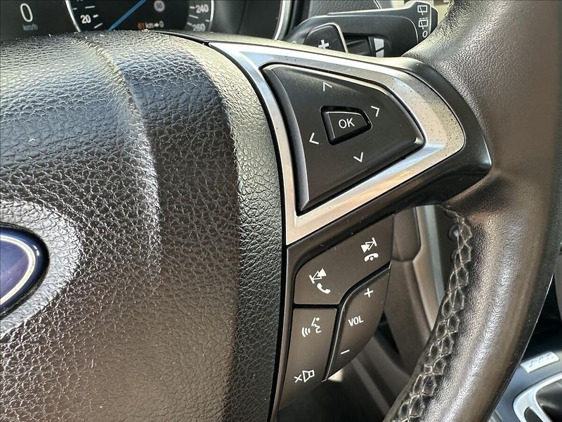 Ford Mondeo 2,0 TDCi Navi Kamera Kůže LED - fotka 30 z 40