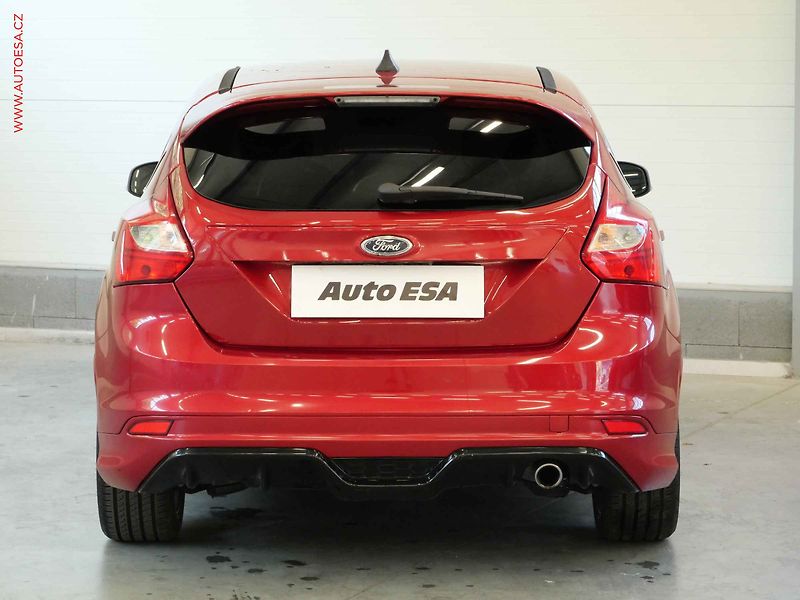 Ford Focus (2012) 2.0TDCi, ČR, Xenon, AC - fotka 5 z 21