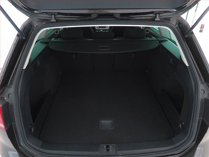 Volkswagen Passat (2015) Comfortline 1.6 TDI, Navi - fotka 14 z 16