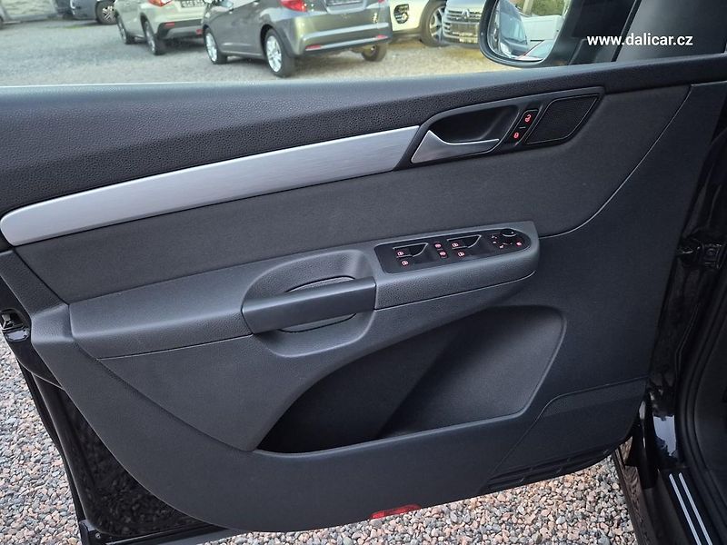Volkswagen Sharan (2014) 2.0TDi 130KW Comfortline CUP - fotka 35 z 48
