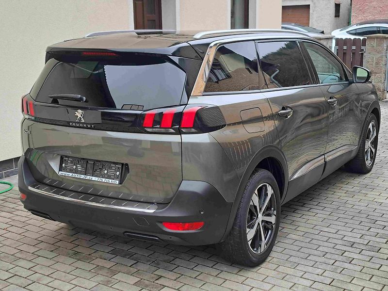 Peugeot 5008 (2019) 1,2 PT EAT8 ALLURE LED NAVI - fotka 3 z 25