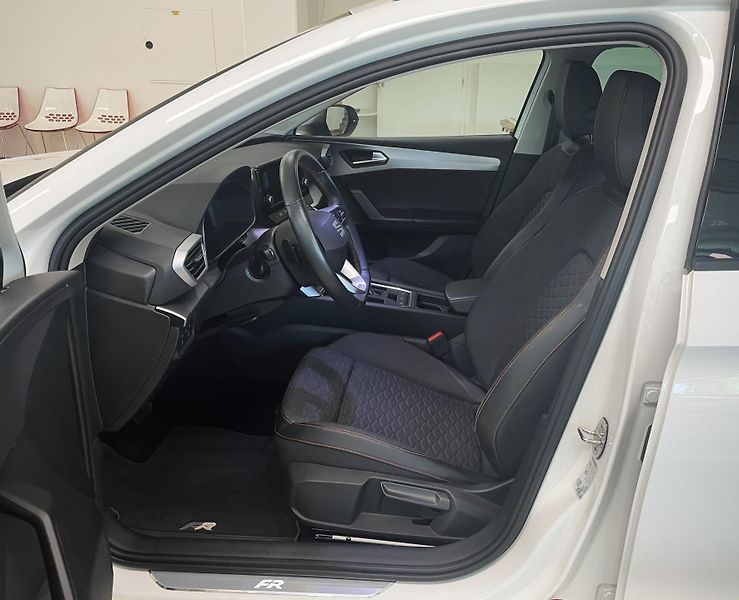 Seat Leon 2.0TDI 110 kW, FR, DSG, ST, ČR - fotka 9 z 27