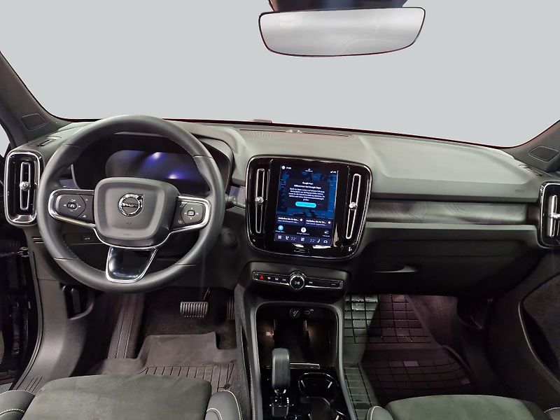 Volvo XC40 Recharge 69 kWh Plus - fotka 13 z 19