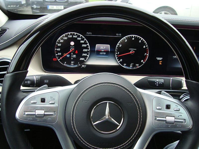 Mercedes-Benz Třídy S (2018) Maybach 560 4-Matic,ČR,1.Maj - fotka 73 z 77