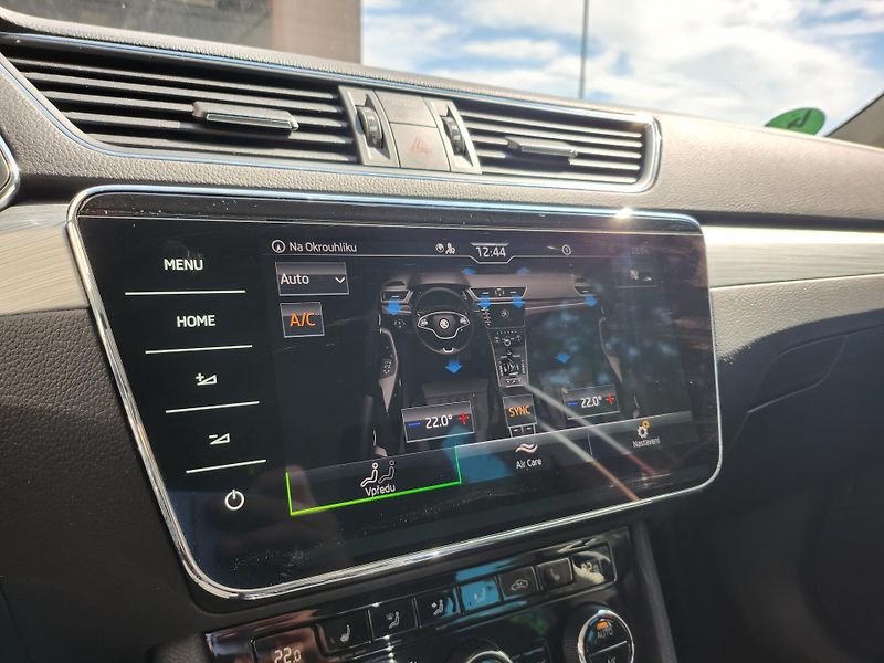Škoda Superb Ambition 2.0 TDI 110 kW DSG Co - fotka 13 z 25