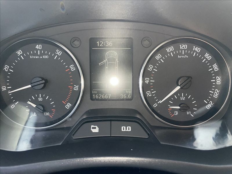 Škoda Fabia 1,2 TSi 77kw Klimatronic ESP T - fotka 14 z 32