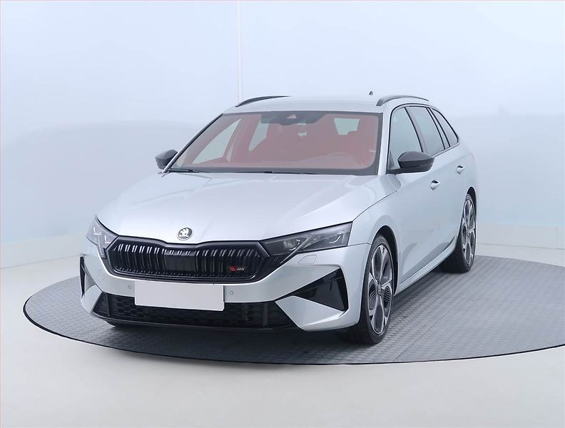 Škoda Octavia (2025) RS 2.0 TSI - fotka 2 z 16