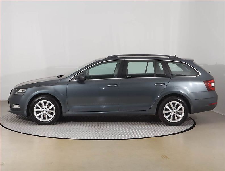 Škoda Octavia (2019) 1.6 TDI, Navi, Tempomat - fotka 3 z 16