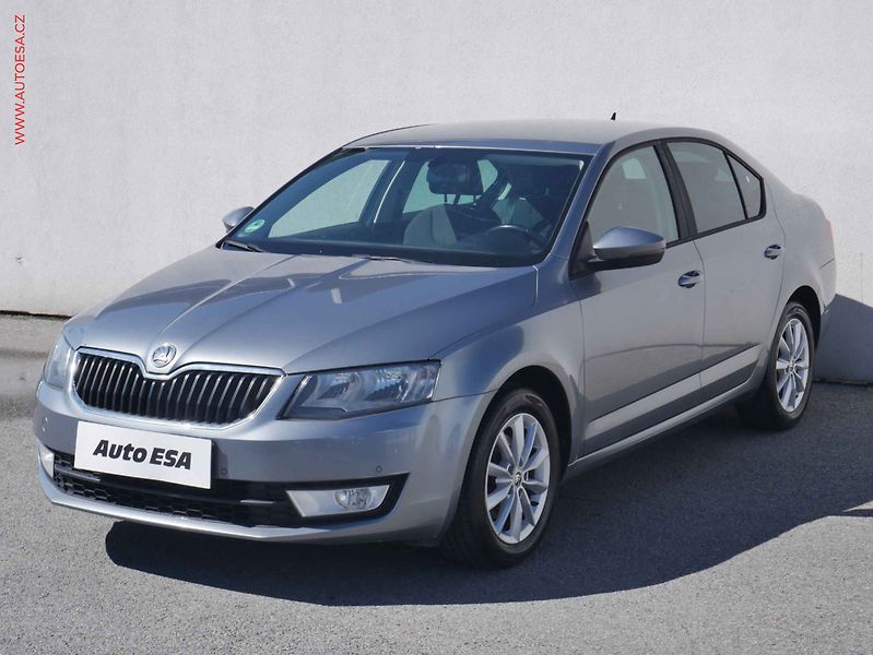 Škoda Octavia (2013) 1.6 TDi, 2.maj,ČR, Elegance - fotka 3 z 16