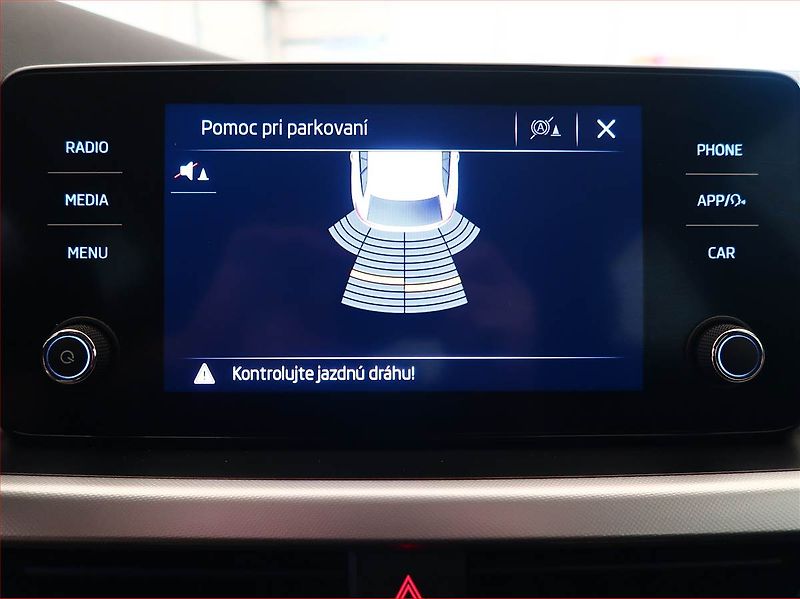 Škoda Scala (2020) Ambition 1.0 TSI, Tempomat - fotka 16 z 16