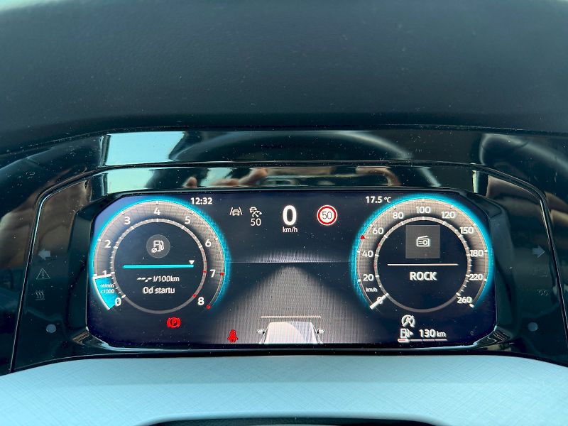 Volkswagen Golf (2025) 1.5 TSI 85kW People - fotka 14 z 35
