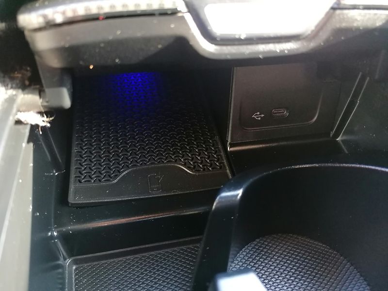 Mercedes-Benz Třídy C (2022) 200 D AMG - fotka 38 z 42