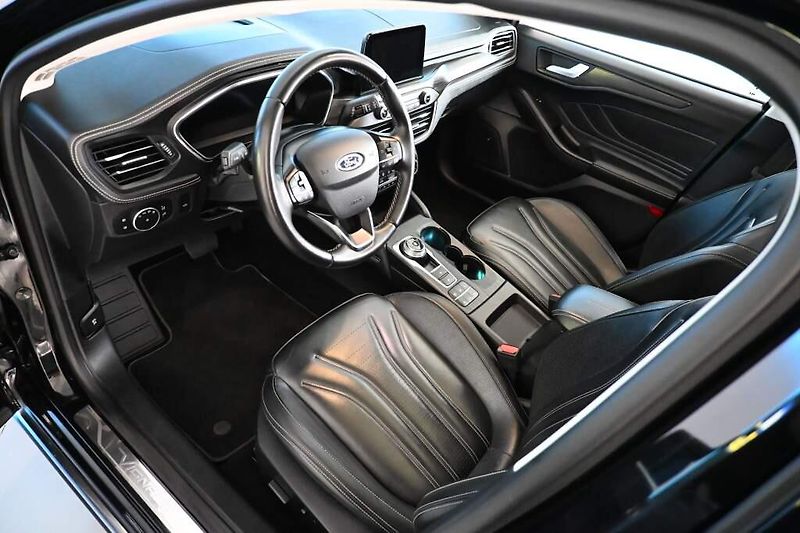 Ford Focus (2021) 2.0 VIGNALE LED ACC Tažné BO 8 - fotka 11 z 40